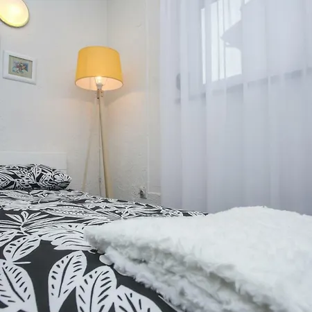 Art Apartment *